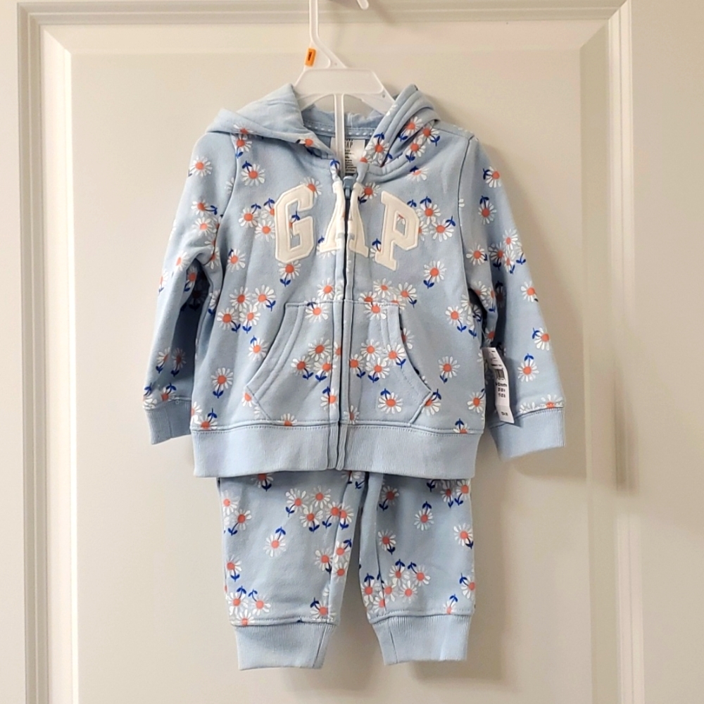 GAP (2-piece set)